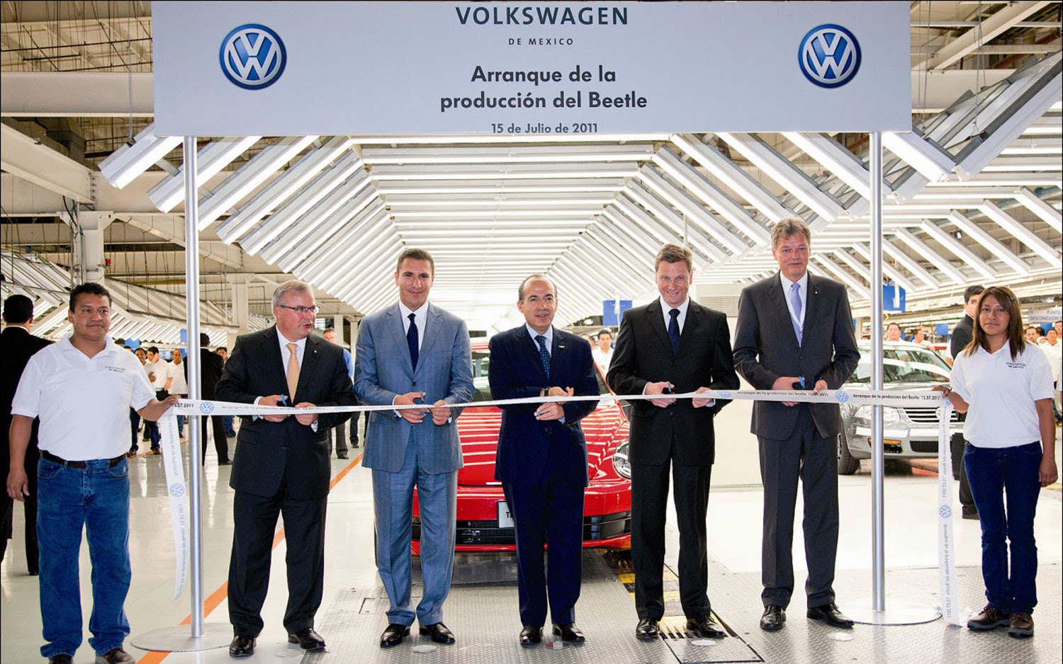 2012-volkswagen-new-beetle-mexico-plant