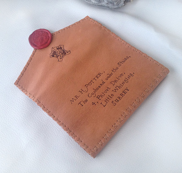 Harry Potter - Carteira Inspirada na Carta de Hogwarts