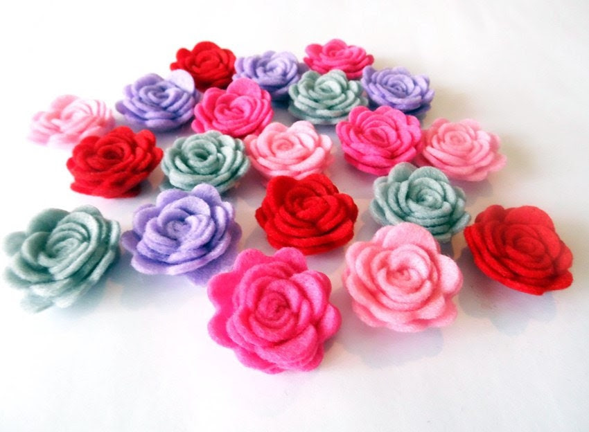 Felt flower Shapes. 20 pieces. Size 23-25mm For crafts, headband, hair clips - PlanetaCostura