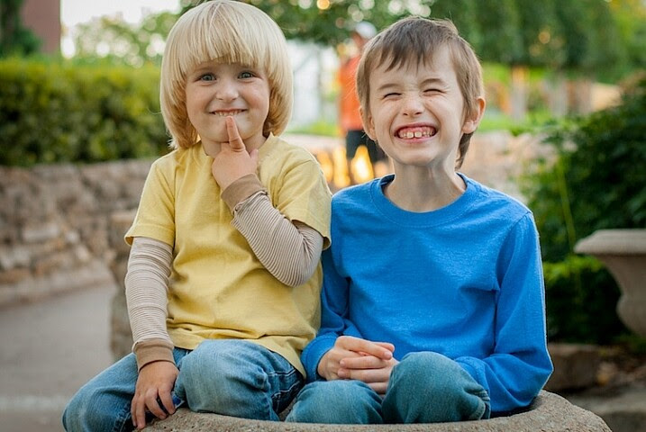 photographing-kids-boys-flowerpot