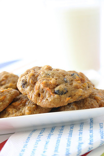 Carrot Cake Cookie Sandwiches