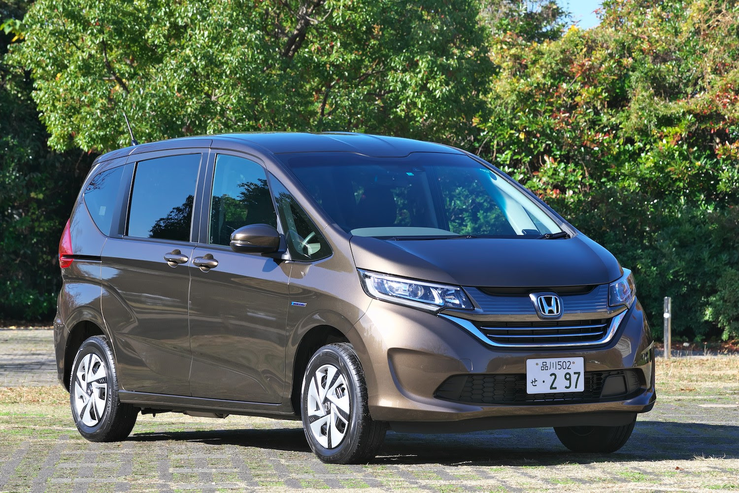 最新型ミニバンを辛口比較 フリードvsシエンタvsラフェスタ 一番満足いく車はどれだ 新車選び Com で新車選び