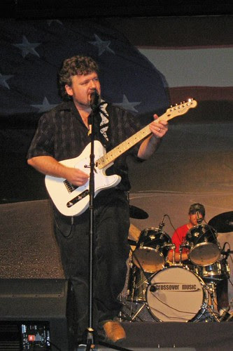 Richie Owens opening for Dan Roberts