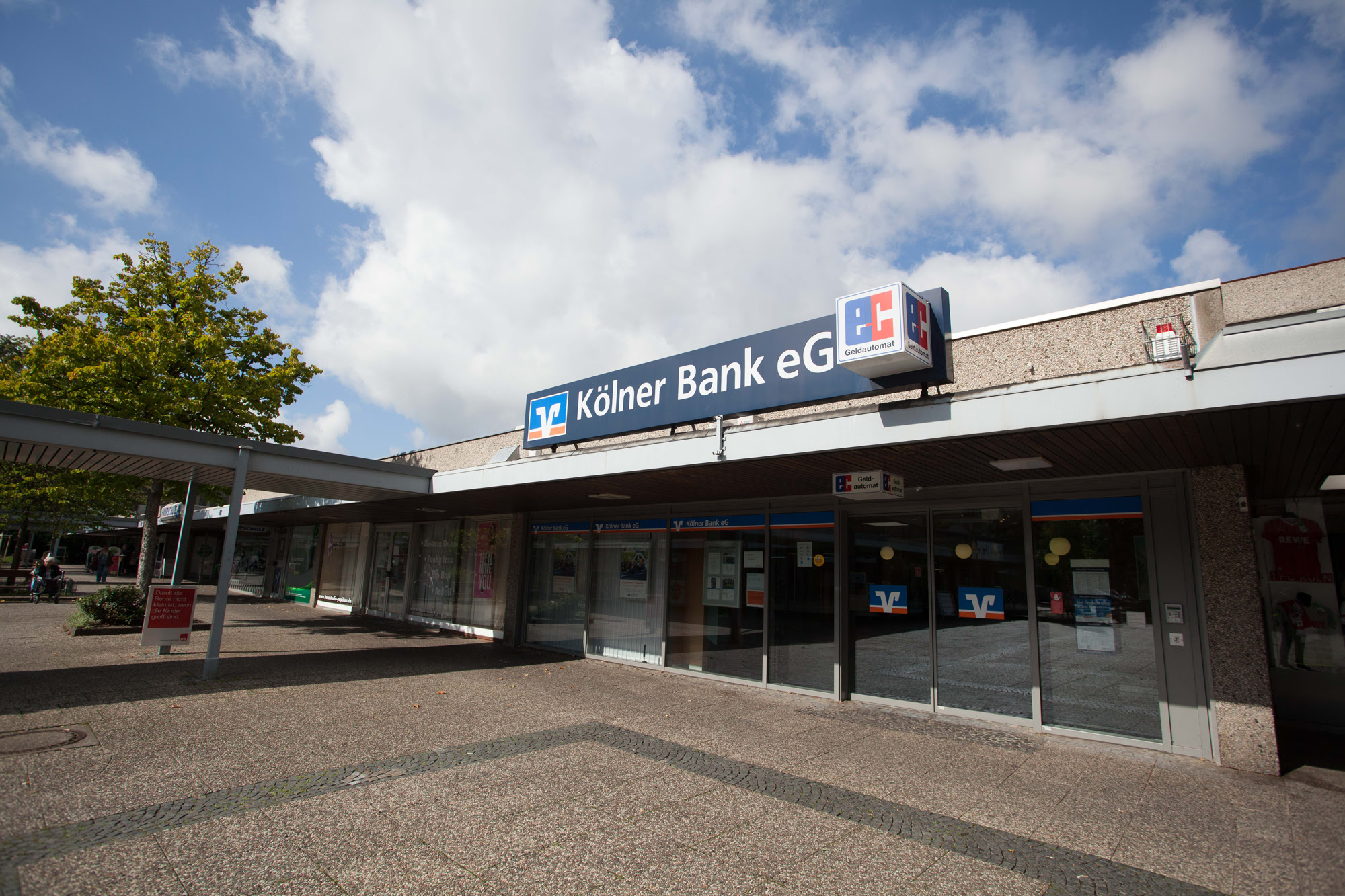 Kölner Bank eG - Heimersdorf - Einkaufszentrum Haselnußhof ...