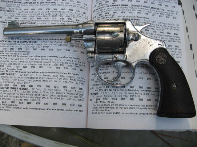 Outdoor Sports Colt Police Positive Small Frame 32 Revolvers Checker Wood Grips Random 1 Needcosmetice