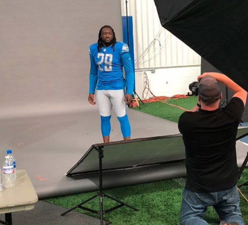 LeGarrette Blount Shows Up To Lions Picture Day With His 