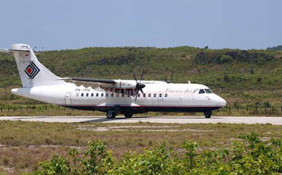 Para calon penumpang pesawat Trigana Air rute bandara internasional Pattimura Ambon - bandara Rar Gwamar Dobo, Kepulauan Aru resah akibat harga tiket yang melonjak.