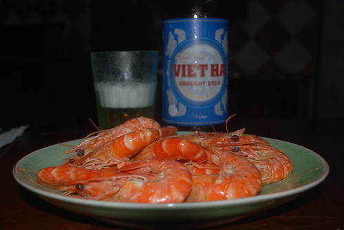 Steamed prawns with beer 