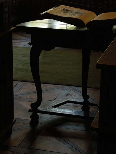 Kalocsai Főszékesegyházi Könyvtár, díszterem részlete