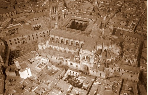 Catedral de Toledo sin su cimborrio tras ser derribado en 1910