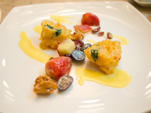 Fried battered prawns with fruits