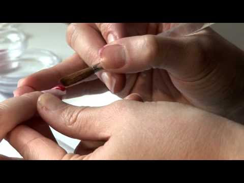 How to apply colour powder to acrylic nails?