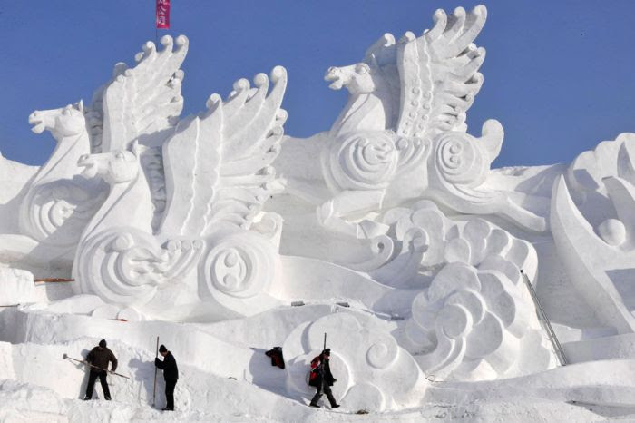 KEREN: Kumpulan Foto Festival Es di Chine Yang Menakjubkan