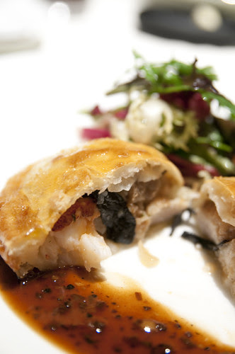 オマール海老とリードヴォーのパイ包み焼き、トリュフソース, Monolith, Aoyama