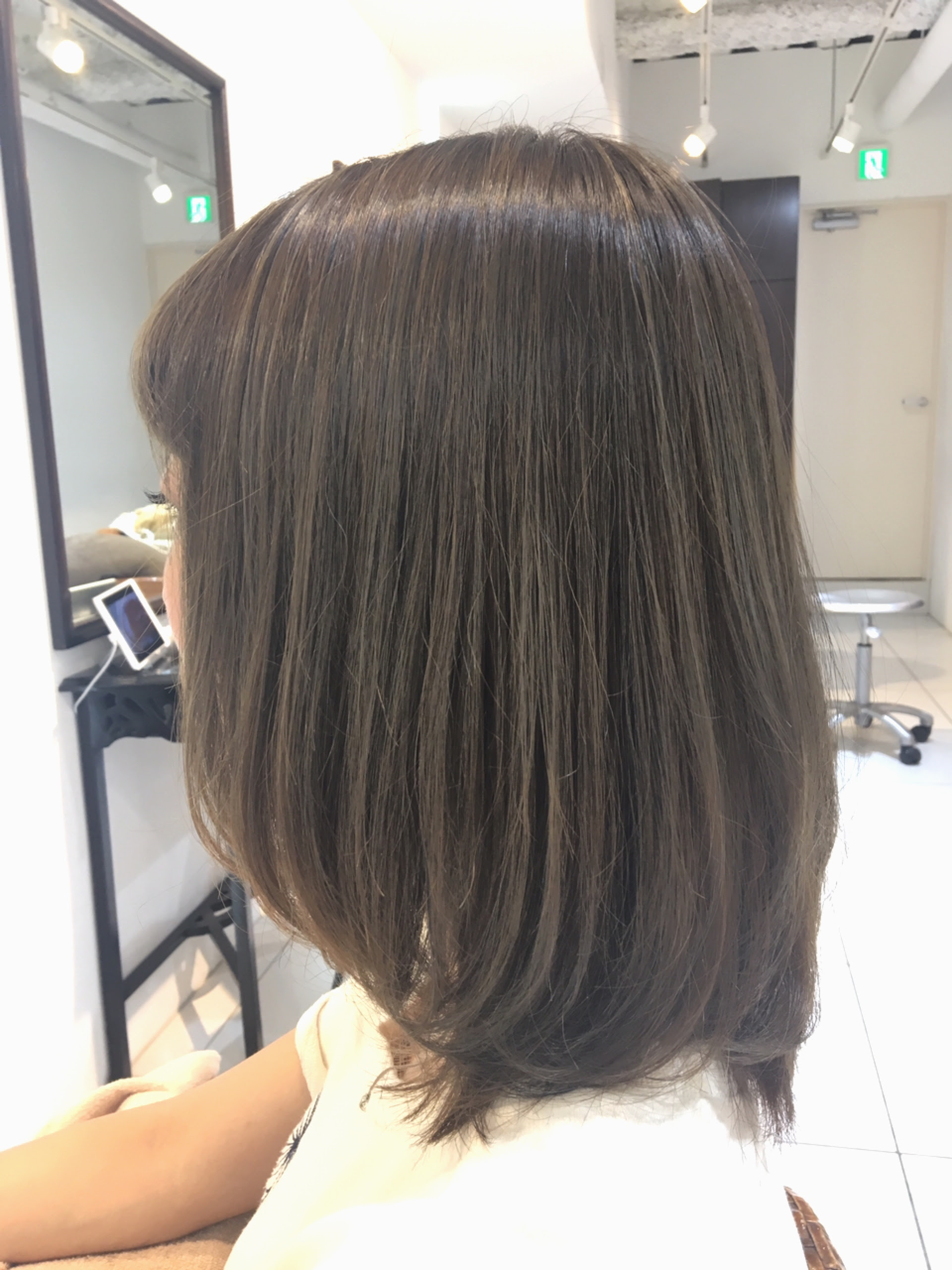 秋のヘアカラー ハイライトの次はローライトで立体感をプラス Difino公式ホームページ 青山 表参道 赤坂の美容院