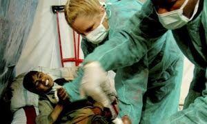 Rehabilitación de víctimas del terremoto del pasado 8 de octubre en Pakistán, en los hospitales de campaña cubanos desplegados en las areas del desastre, con vista a ponerle una prótesis y reincertarlos en la sociedad para que se puedan valer por si solos. Tratamiento fisioterapeutico en el hospital de Data en Mansehra y en el Ayud en Abbottabad.