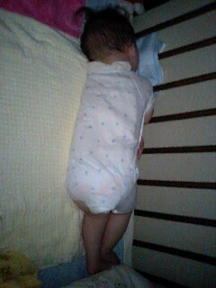 横向き寝 赤ちゃんとの日々