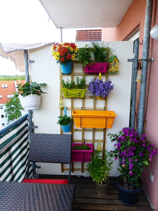 Vintage Garden Decor That You Can Easily Make By Yourself 10 Space-Saving Planter Ideas for Your Small Balcony