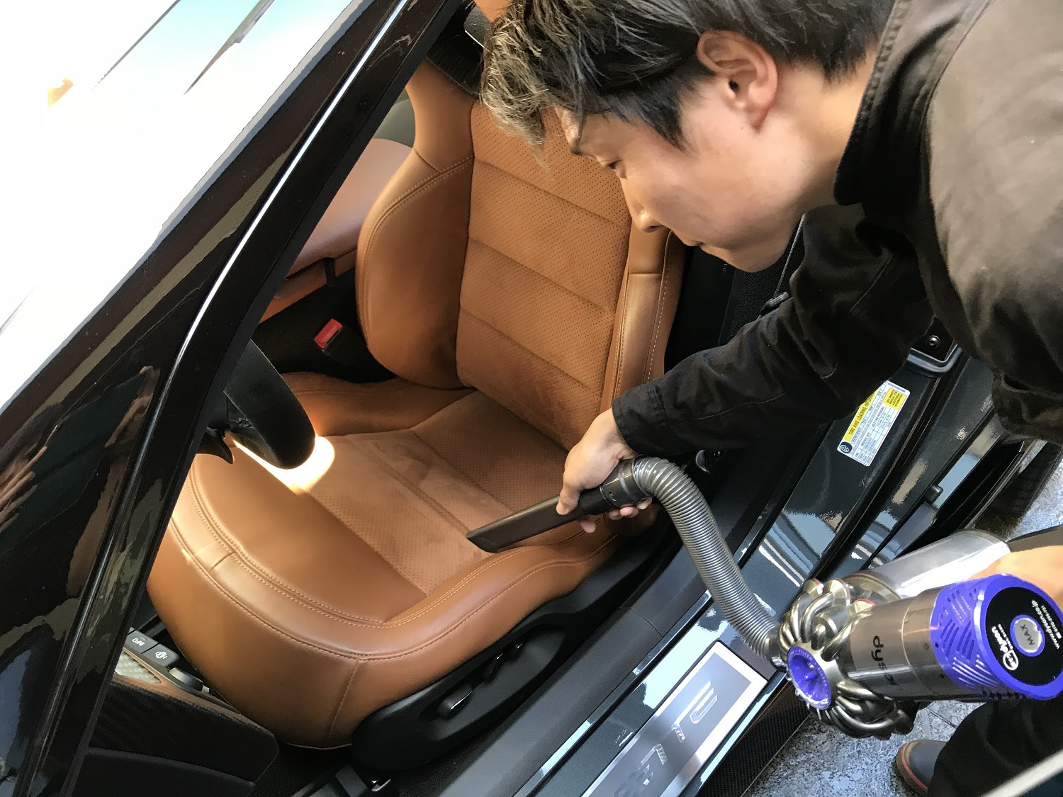 レザーシートの正しいお手入れ方法を洗車のプロが伝授 東京で高級手洗い出張洗車japan Gold Wash