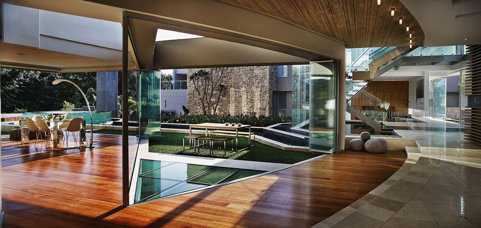 Glass House by Nico Van Der Meulen Architects | Architecture & Design
