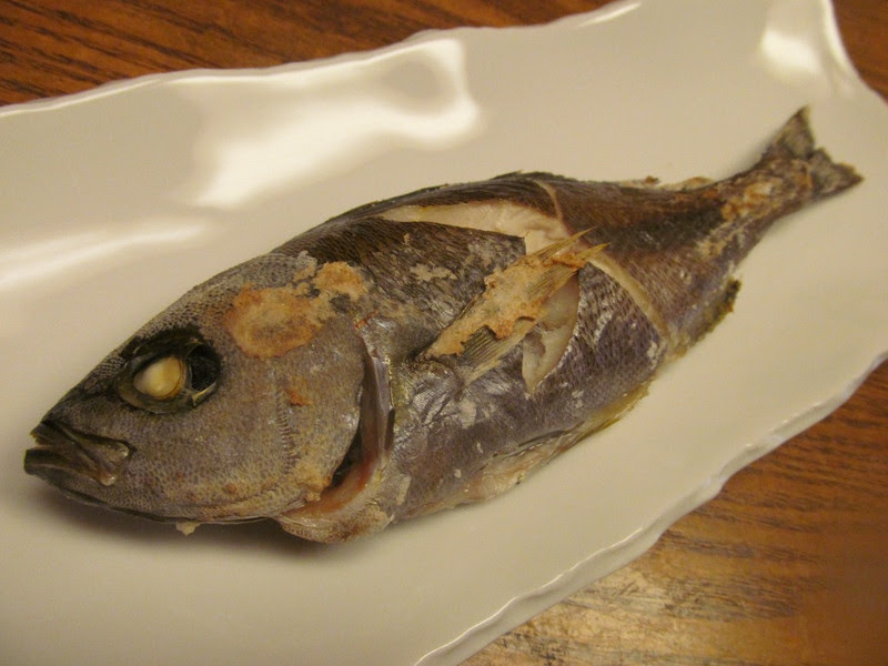 旨魚料理 イサキの塩焼き まるかつ水産 旬の旨い魚を自前調達