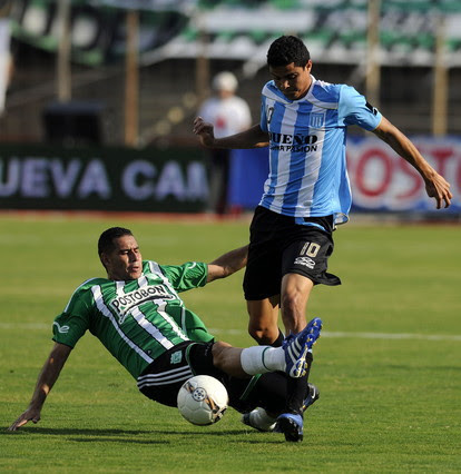 Giovanni Moreno juega en Racing de Avellaneda EFE