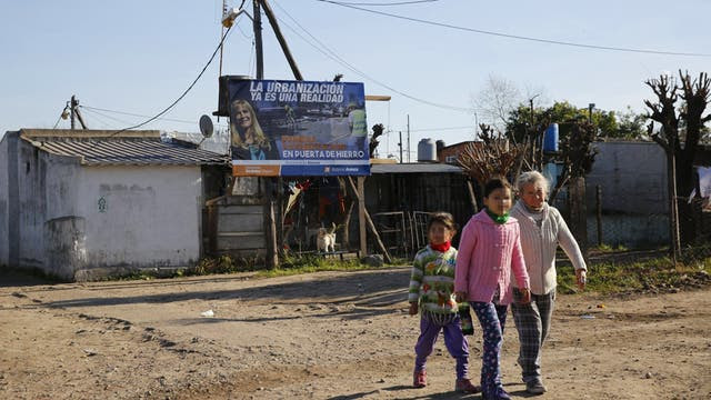 La Matanza. Sobre el mayor partido del conurbano no hay datos básicos: calles asfaltadas, cloacas, agua corriente y tendido eléctrico, entre otros; las cifras que da la intendencia no son reales