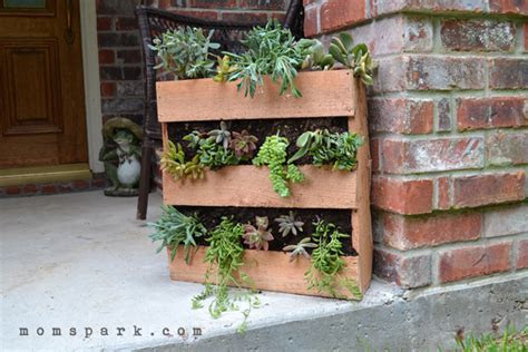 diy cedar pallet succulent planter mom spark mom blogger