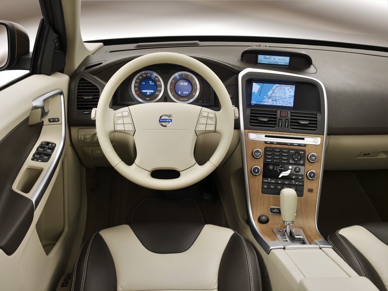 2010 Volvo XC60 Interior