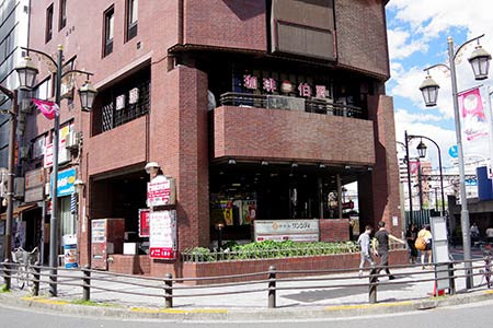 池袋 激安居酒屋 食券にテーブル番号を書きます 古今東西舎