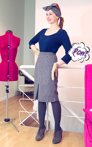 marchewkowa, szycie, DIY, retro, Burda 8/2011, model 127, spódnica, opaska, wełna w kratkę, rękawiczki Ko-Moda, kolczyki Moje Pokoje, buty Deichmann
