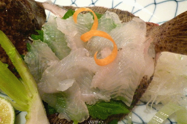 今入荷している主な 明石昼網物 毎日 店主自ら浜へ出向きセリで直接買付ます 水揚げは天候等に左右されるので 魚は必ず入荷があるとは限りません ご注文の前に必ずご確認下さい この赤色の部分以外の魚は現在入荷がありません ご注文の際も