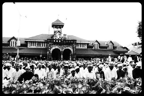 Kal Musalman Gale Milkar Eid Manayenge  - Sheer Korma Aur Biryani Khayenge  Khilayenge by firoze shakir photographerno1