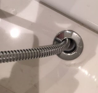 Retractable shower head