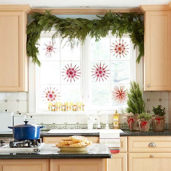 70 Awesome Christmas Window Décor Ideas - DigsDigs