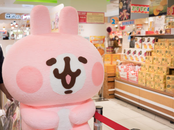 カナヘイの小動物 コラボグッズ お菓子を両方楽しめる Piske And Usagi Morinaga Shop 初日の様子 君に逢えてフォカッチャ