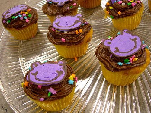 Happy Frogs on Cupcakes