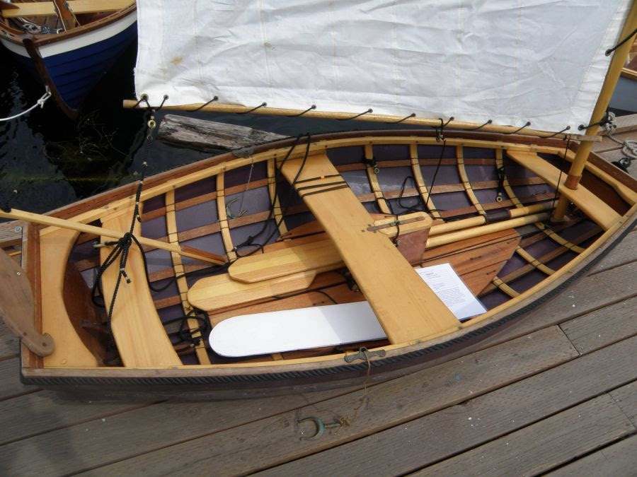 A carryable sailing boat?