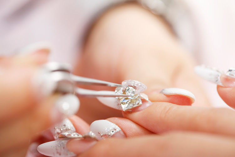 Max Kelly渋谷 恵比寿 神戸 大阪 福岡にあるおしゃれなネイルサロン まつエクサロン