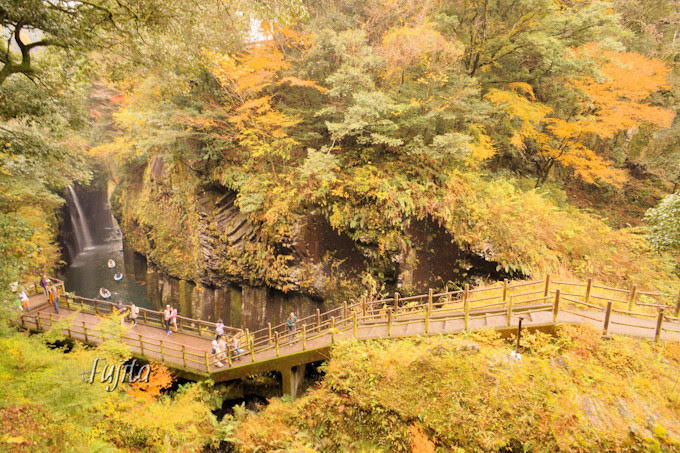 高千穂峡の紅葉は宮崎を代表する名所 天孫降臨の地で紅葉狩り 宮崎県 トラベルjp 旅行ガイド