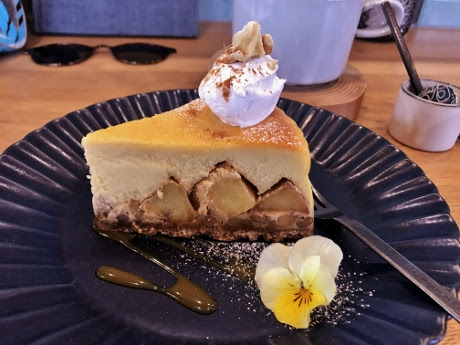 信州調査隊が行く すぴっつ的ライフスタイル キャラメルりんごチーズケーキ Sachiya Cafe までスイーツポタリング