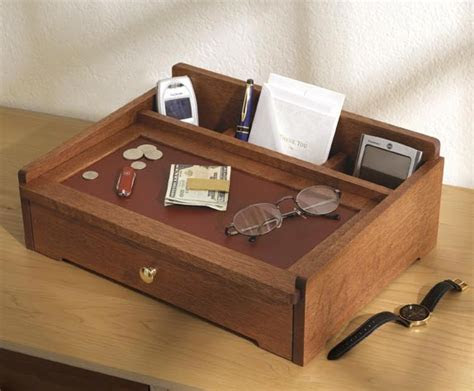 dresser top valet woodworking plan  wood magazine