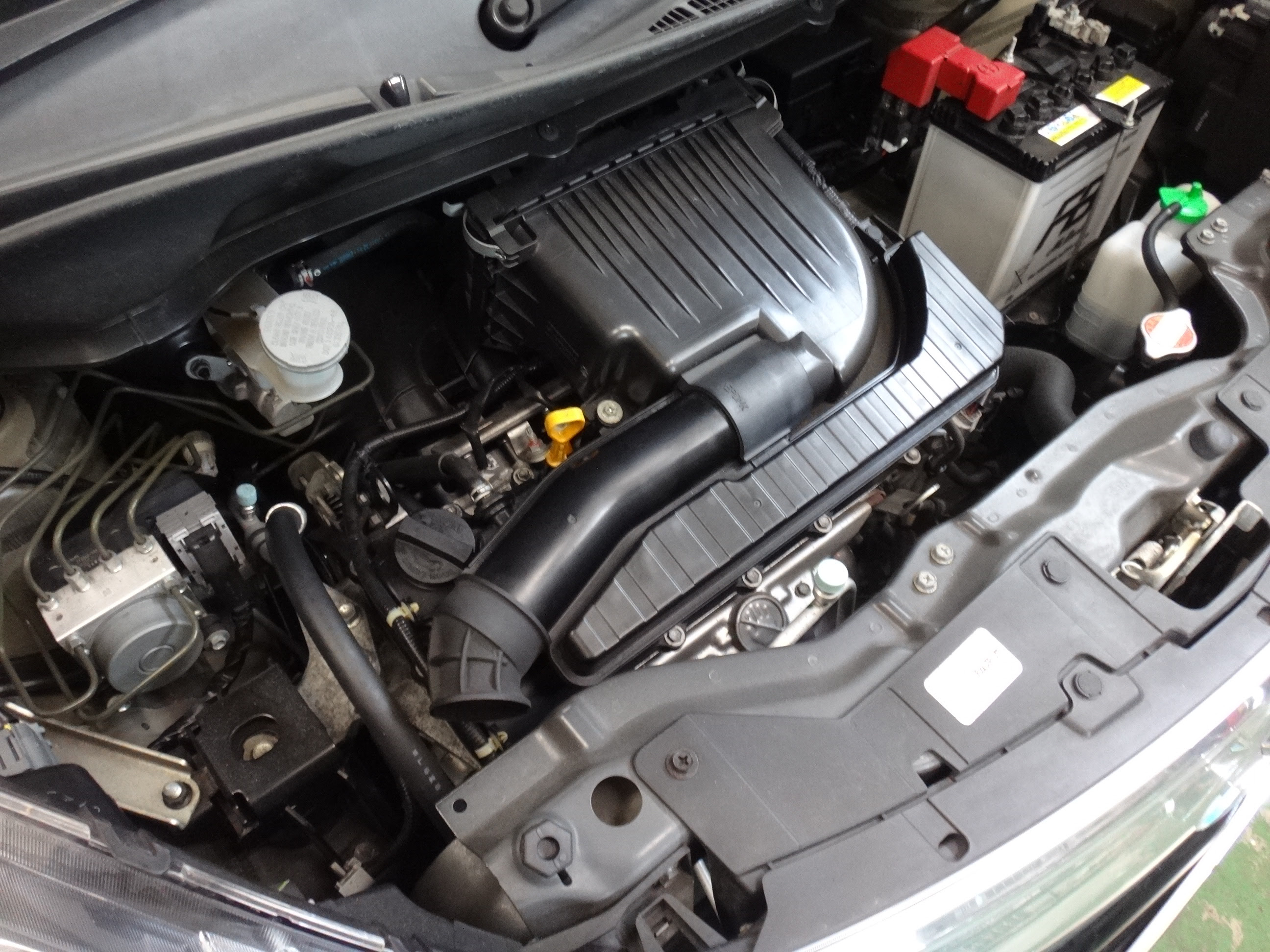 三菱 デリカｄ ２ ｍｂ１５ｓ エンジンオイル交換 中古車 スポーツカーのイサイズ