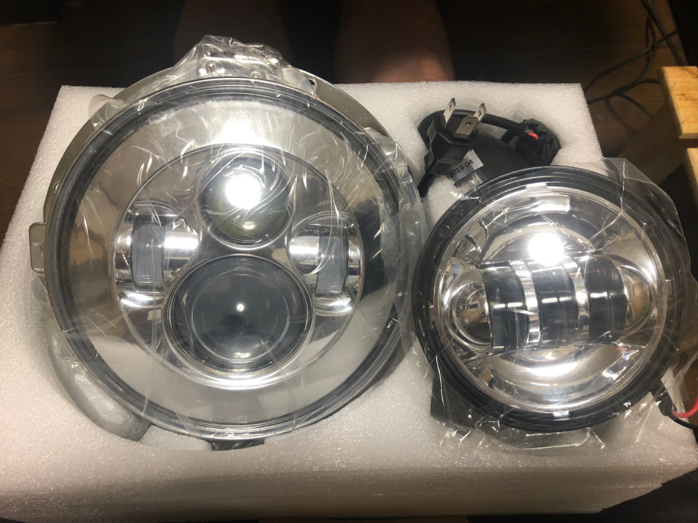ショベルflhのヘッドライトとフォグをプロジェクターled化 楽しいショベルヘッド ブログ