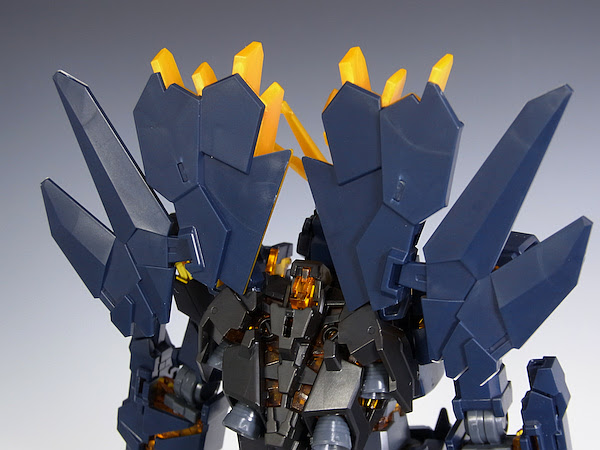 Hguc ユニコーンガンダム2号機 バンシィ ノルン デストロイモード 00円 税抜 ガンダムuc Ep7より バンシィ ノルンのデストロイモードです以前発売されたバンシィ デストロイモードではゴールド成型だったサイコフレーム部分がクリアー