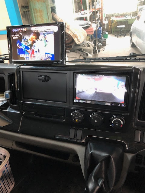 積載車 バックカメラ取付 依頼です 株式会社 今尾電機 自動車専門 三重県鈴鹿市