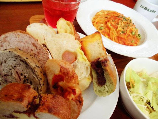 福岡のランチで焼きたてのパン食べ放題が楽しめるレストラン7選