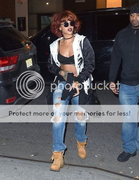  photo RihannaGoesDinnerNewYorkvu99otHDg_Jl.jpg