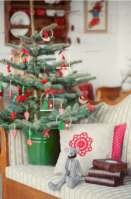 Space Saving Christmas Trees For Small Spaces Space Saving Christmas Trees For Small Spaces
