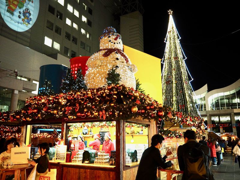 梅田スカイビルの煌めく聖夜 ドイツ クリスマスマーケット大阪19 大阪府 トラベルjp 旅行ガイド